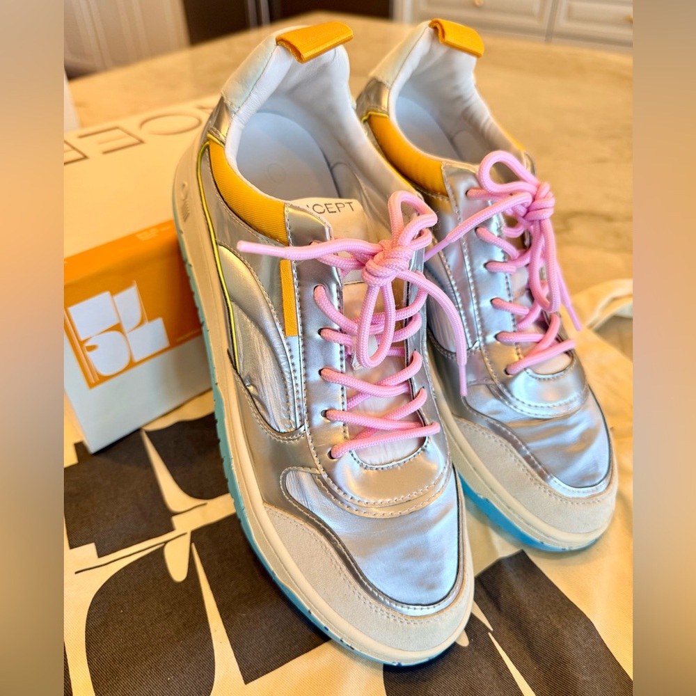 ONCEPT Women's Porto Silver Flash Sneakers size 9